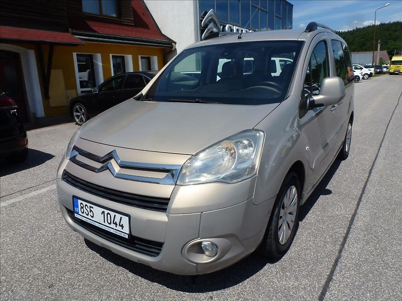 Citroën Berlingo 1,6 HDI  Multispace - fotka 4 z 44