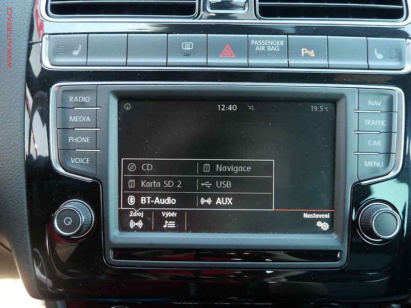 Volkswagen Polo (2016) 1.0 MPi, R-line - fotka 22 z 25