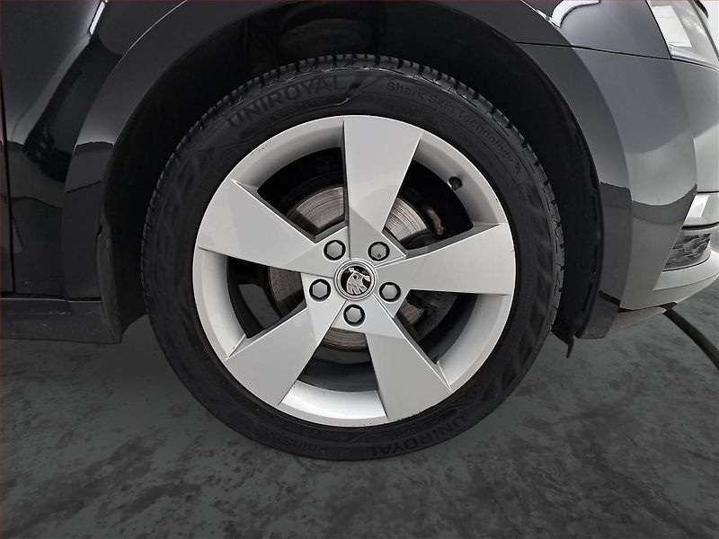 Škoda Octavia (2018) 1.6 TDI, Automat, Navi - fotka 15 z 17