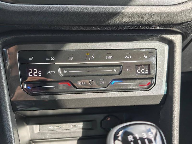 Volkswagen Tiguan Life 6G 1,5TSi - fotka 17 z 22