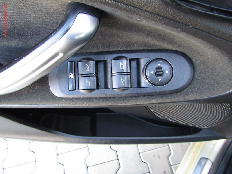 Ford S-MAX (2006) 2.0 TDCi, AC, kůže - fotka 11 z 19