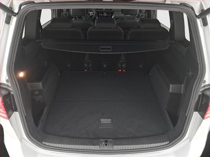 Volkswagen Touran (2021) R-Line 2.0 TDI, Automat - fotka 14 z 19