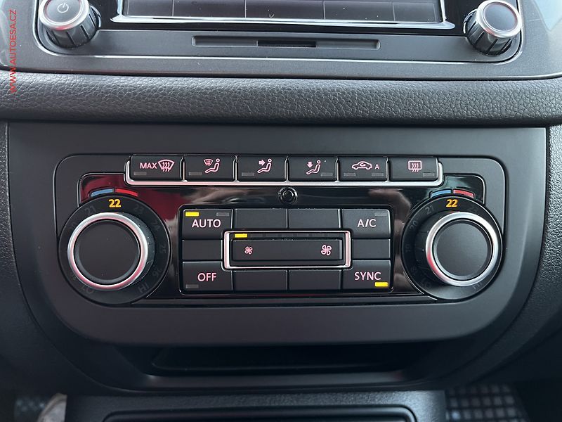 Volkswagen Tiguan (2015) 2.0TDi 4x4, ČR, Sport, DSG - fotka 13 z 14