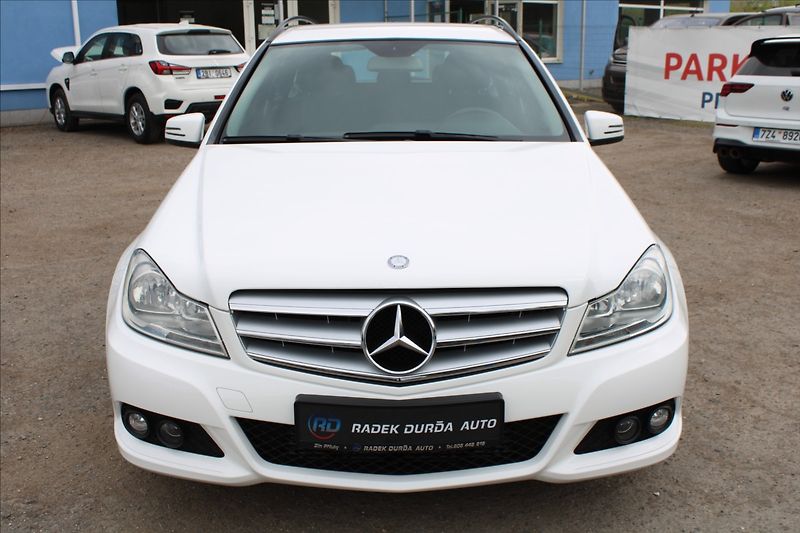 Mercedes-Benz Třídy C 2,1 200d  NOVÉ V ČR,VÝHŘEVY - fotka 2 z 32