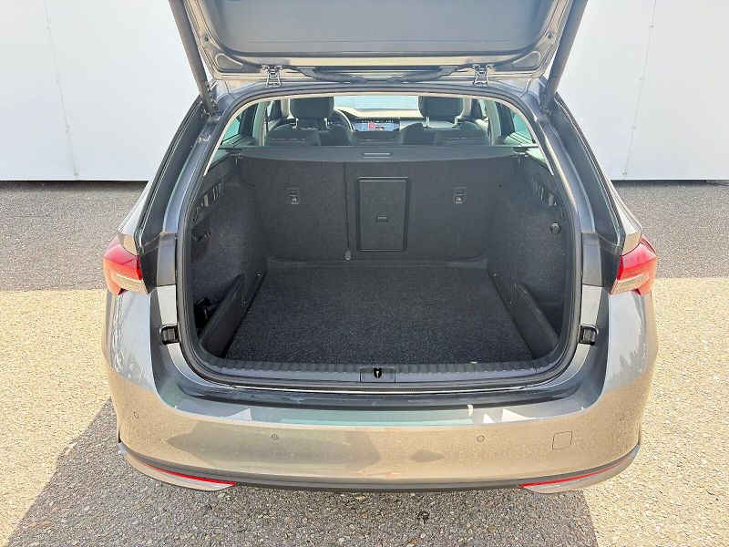 Škoda Octavia (2025) Combi M-HEV DSG 1.5 / 110kW / - fotka 12 z 35