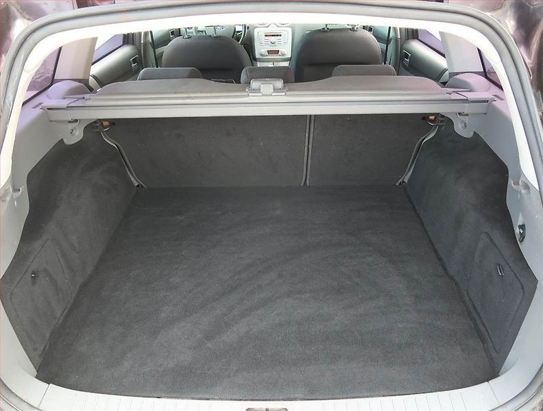 Ford Focus (2009) 1.6 16V, Serv.kniha, nová STK - fotka 13 z 16