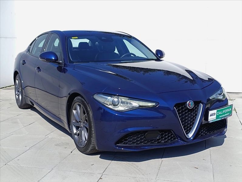 Alfa Romeo Giulia 2,2 JTD Automat Navi ,Tempomat - fotka 4 z 33