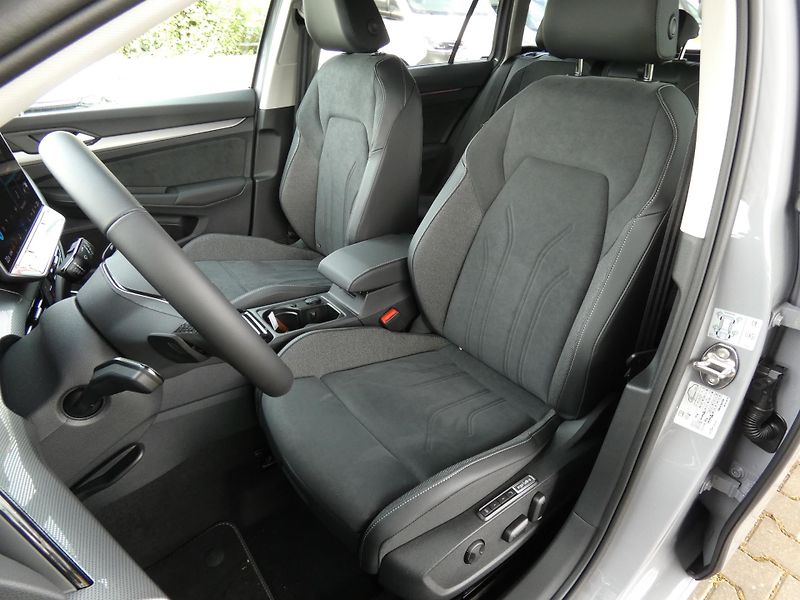 Volkswagen Golf Variant Style 2,0 TDI 110 kW 7 - fotka 18 z 30