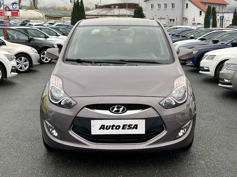 Hyundai ix20 (2015) 1.4 CVVT, 2.maj,ČR, AC, temp - fotka 2 z 17