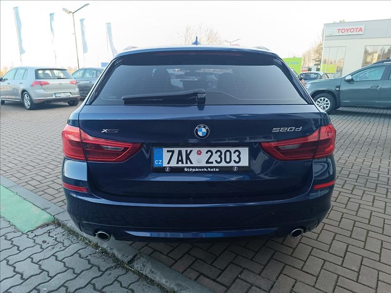 BMW Řada 5 2,0 520d Xdrive Touring - fotka 6 z 20