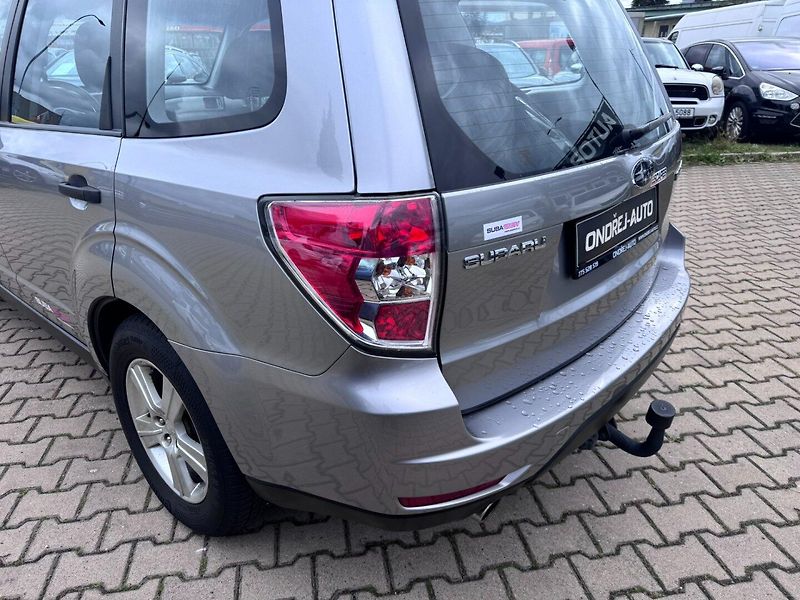 Subaru Forester (2008) 4X4 2,0i 110 KW AUTOMAT KOLA - fotka 13 z 41