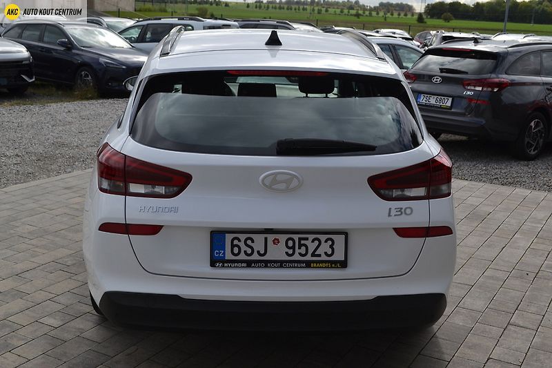 Hyundai i30 WG 1,5I MT SMART FL NAVI - fotka 4 z 45