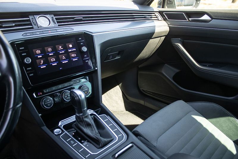 Volkswagen Passat 2.0 TDI DSG R-Line / 110kW / A - fotka 17 z 23