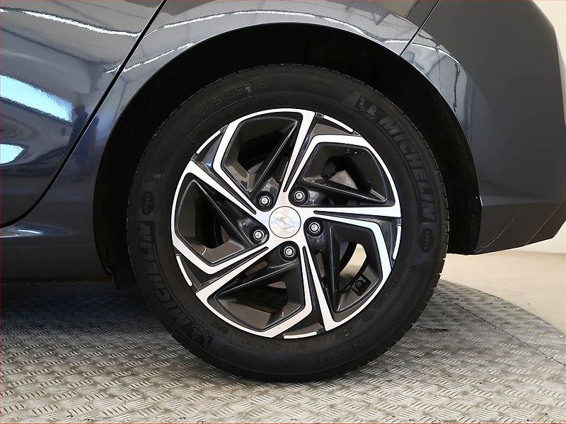 Hyundai i30 (2020) Family 1.5 DPI, Serv.kniha - fotka 14 z 17