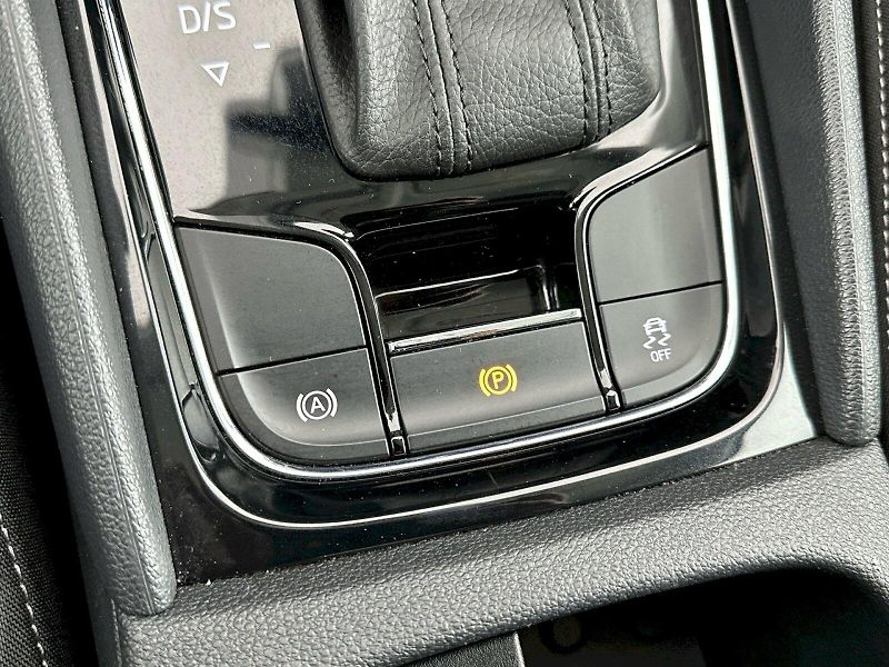 Škoda Karoq (2024) DSG 1.5TSI 110kW Selection Fre - fotka 22 z 31