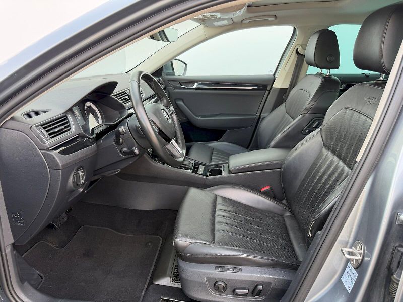 Škoda Superb (2016) 2.0 TSI 206kW L&K DSG 4x4 - fotka 5 z 35