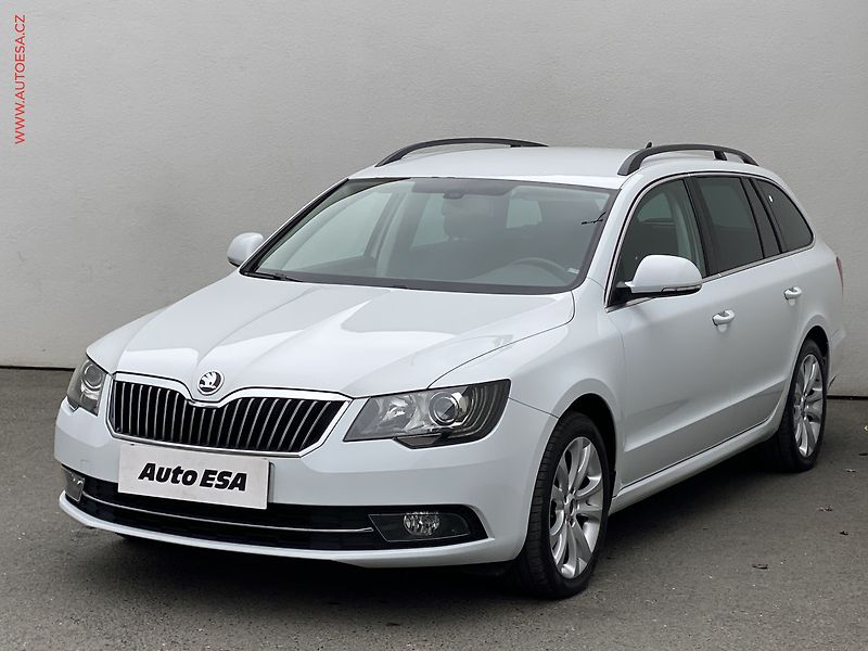 Škoda Superb (2015) 2.0 TDi, Ambition, DSG, navi - fotka 3 z 19
