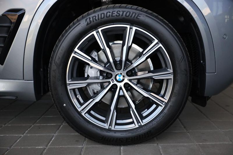 BMW X5 xDrive30d - fotka 7 z 18
