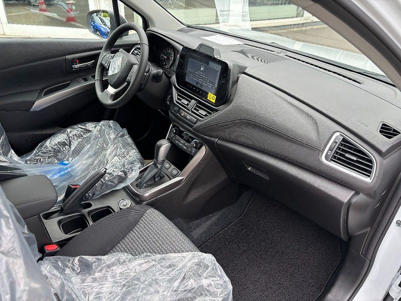Suzuki S-Cross 4x4 automat Premium - fotka 9 z 11