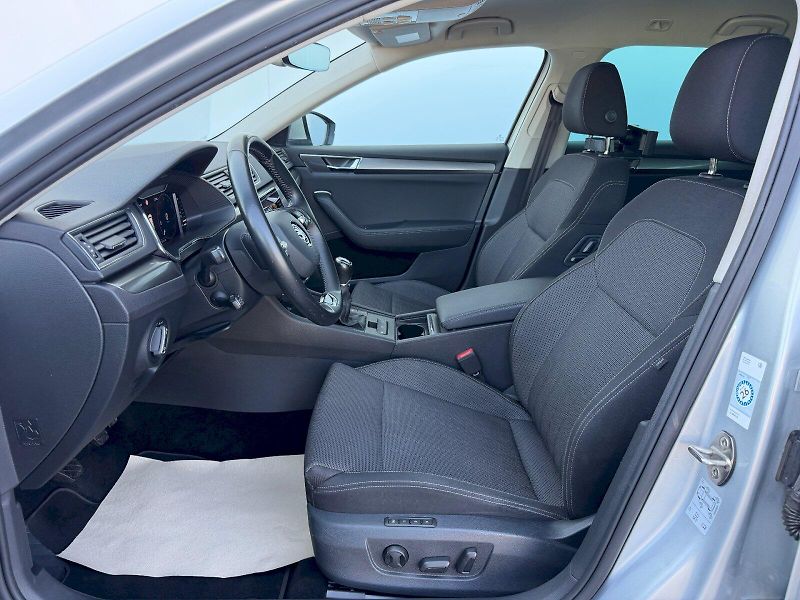 Škoda Superb (2022) 2.0TDI 110kW Style Matrix Manu - fotka 5 z 35