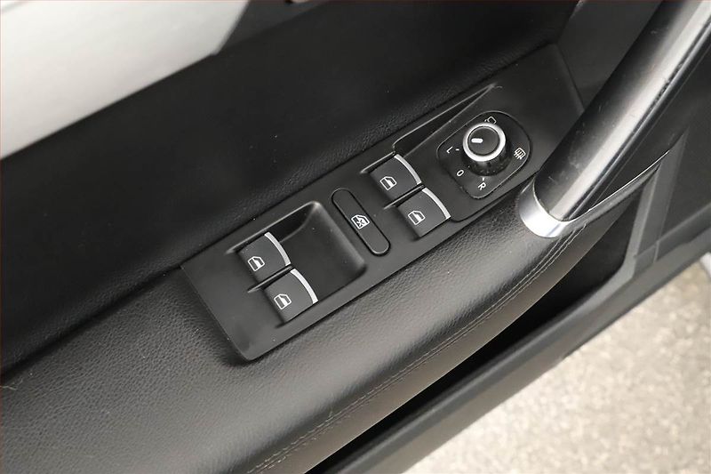 Volkswagen Passat (2013) Highline 2.0 TDI, 4X4 - fotka 9 z 16