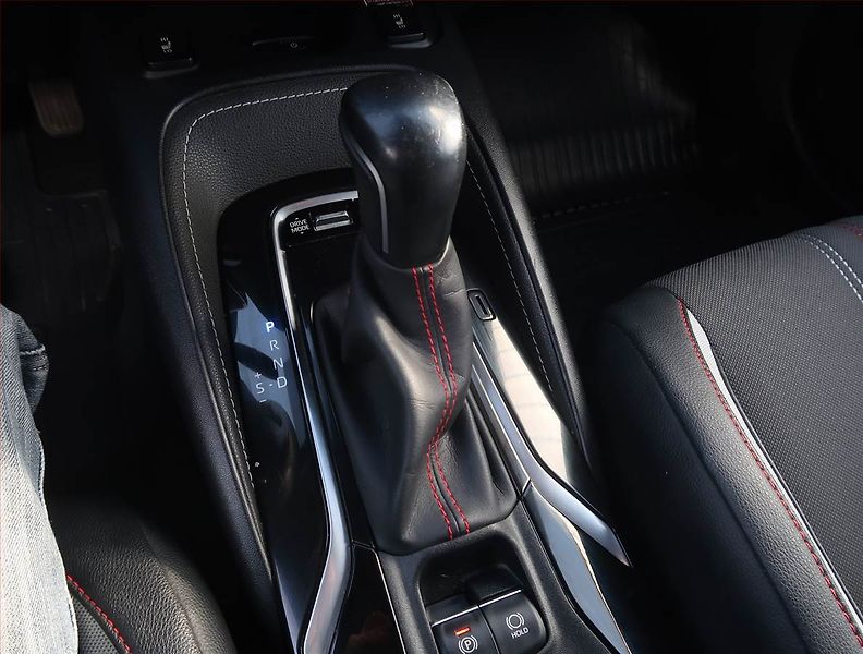 Toyota Corolla (2021) 2.0 Hybrid - fotka 13 z 27