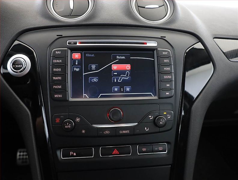 Ford Mondeo (2013) Titanium 2.2 TDCi, Navi - fotka 10 z 19