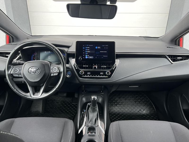 Toyota Corolla (2022) 1.8HYBRID Comfort KAMERA - fotka 11 z 21