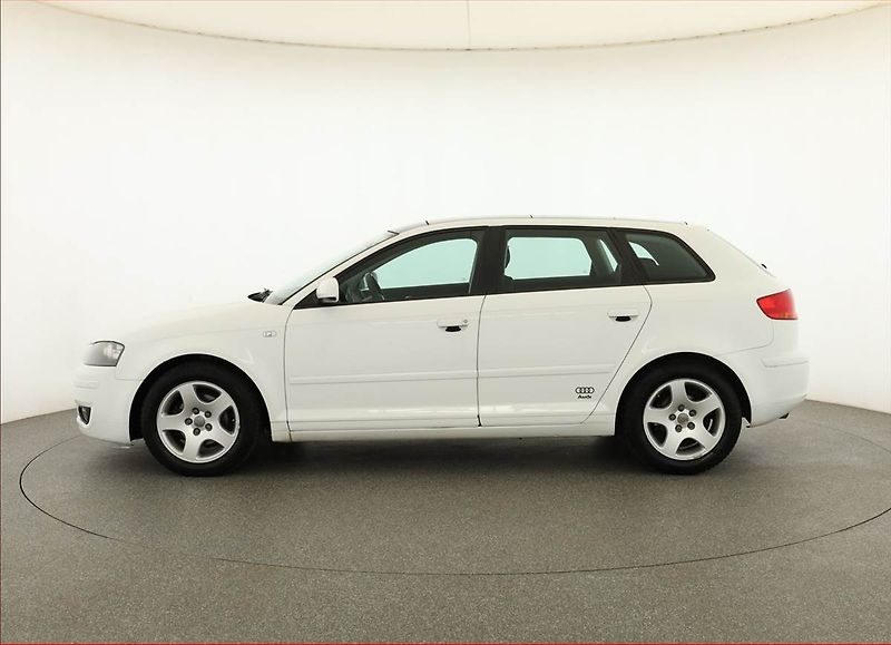 Audi A3 (2006) 1.6, po STK, za super cenu - fotka 3 z 12