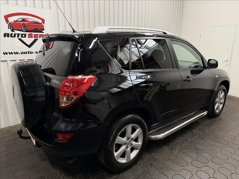Toyota RAV4 2.2 D-4D 100kW ČR 1MAJITEL - fotka 8 z 32