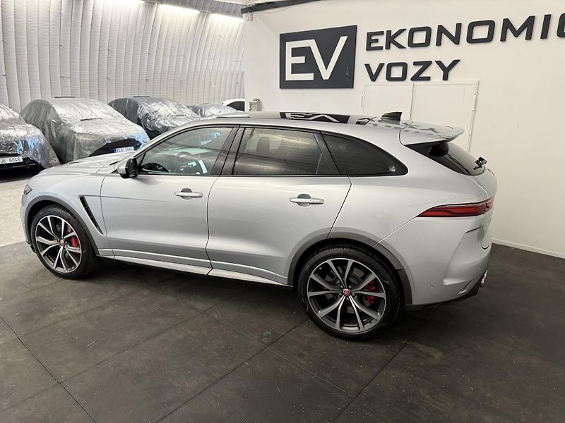 Jaguar F-Pace (2022) 5.0 SVR REZERVOVÁNO  - fotka 11 z 53