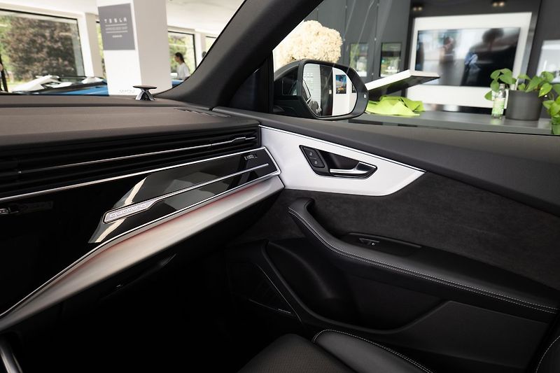 Audi SQ8 4.0 TDI/Bang&Olufsen/360/Pano - fotka 18 z 27