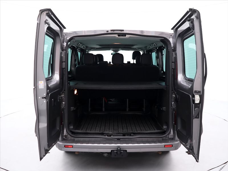 Opel Vivaro 1,6 DCTi BiTurbo 107kW DPH - fotka 9 z 35