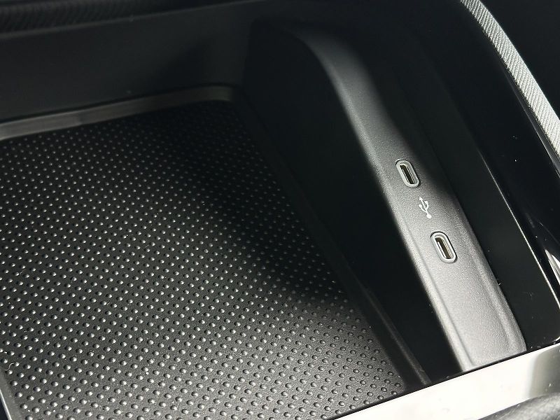 Škoda Kamiq 1.0TSi 116PS Selection 2Z.KLIM - fotka 30 z 37