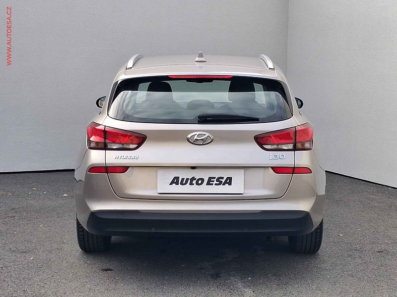 Hyundai i30 (2020) 1.0 T-GDi, 1.maj,ČR, Style - fotka 5 z 19