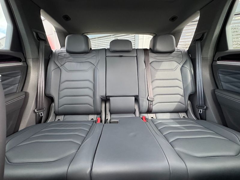 Volkswagen Touareg (2025) R-Line 3.0 TDI 4Motion 210kW - fotka 13 z 47