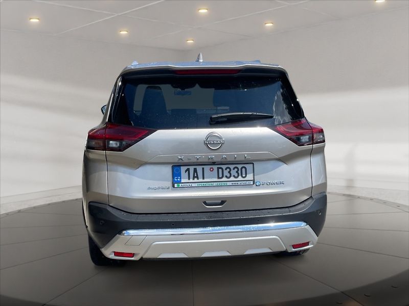 Nissan X-Trail 1,5 e-P. e-F. TEKNA AWD AT - fotka 5 z 11