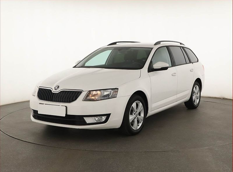Škoda Octavia (2014) 1.6 TDI, Tempomat - fotka 2 z 18