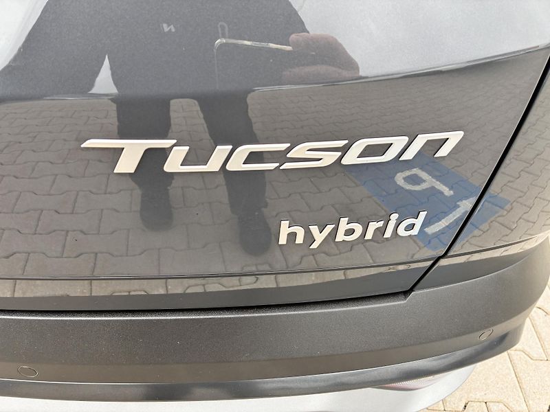 Hyundai Tucson 1.6T-GDi HEV 158kW REZERVACE - fotka 35 z 35