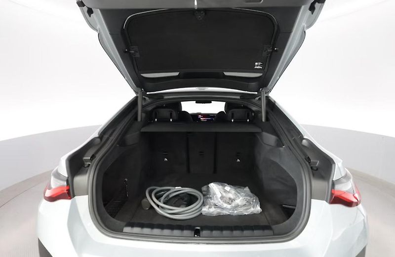 BMW i4 M50 xDrive GC Kamera Ambient  - fotka 26 z 27