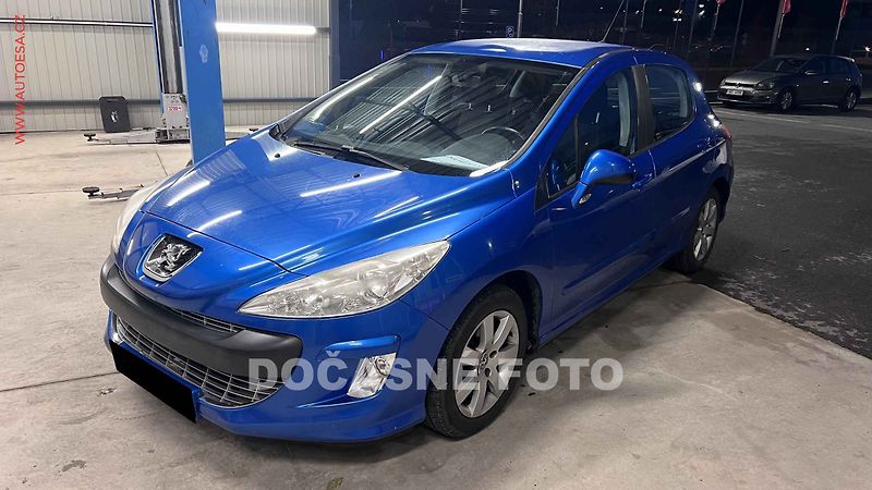 Peugeot 308 (2008) 1.6 VTi, ČR, AC, park.asist - fotka 1 z 3