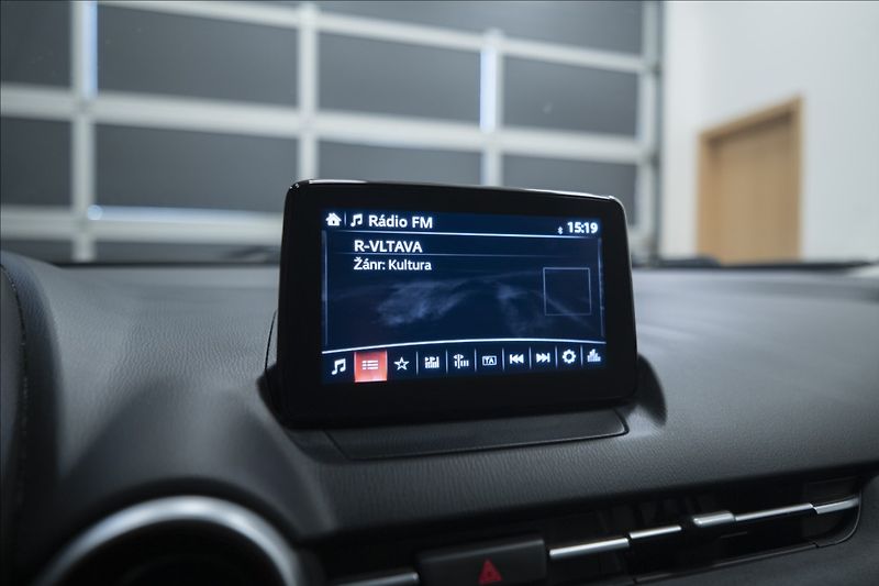 Mazda CX-3 2,0 SKYACTIV AWD KAMERA VÝHŘEV - fotka 31 z 41