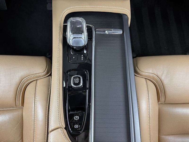 Volvo XC90 B6 AWD ULTIMATE BRIGHT, WEBAST - fotka 25 z 35