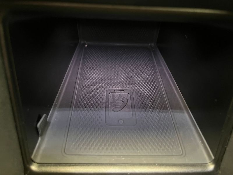 Volkswagen ID.4 150kW / SoH 95.0%  ZAMLUVENO - fotka 30 z 77