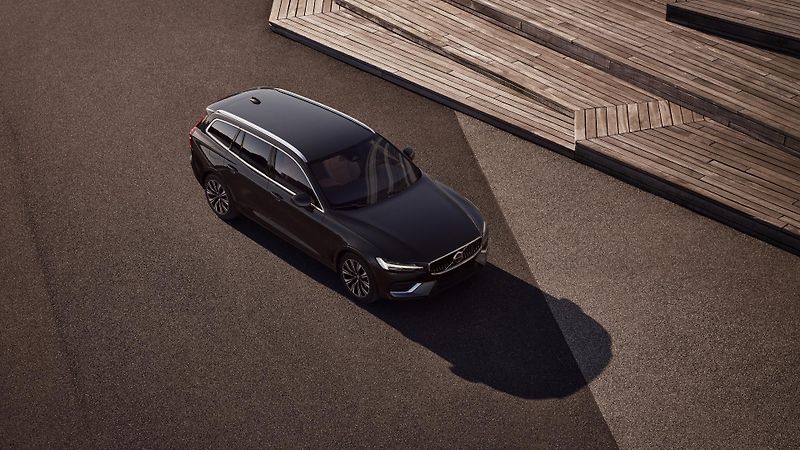 Volvo V60 (2026) B4 AUT BRIGHT PLUS - fotka 2 z 10