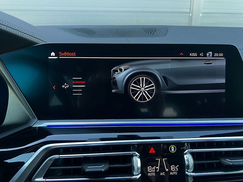 BMW X5 30D xDrive M-Sport-Panorama - fotka 60 z 71