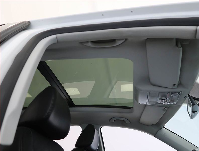 Volkswagen Tiguan (2009) 2.0 TDI, 4X4, Automat, Navi - fotka 20 z 22
