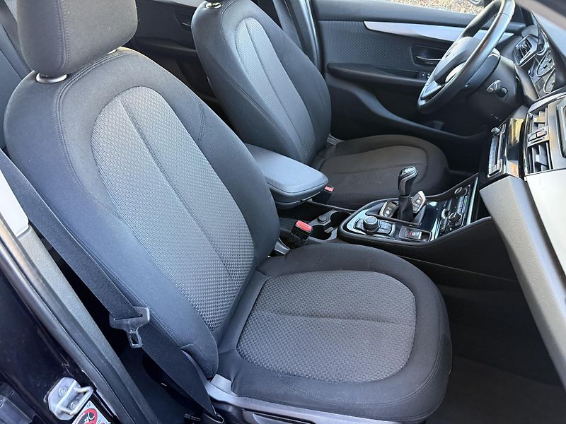 BMW Řada 2 218i Active Tourer - fotka 12 z 21