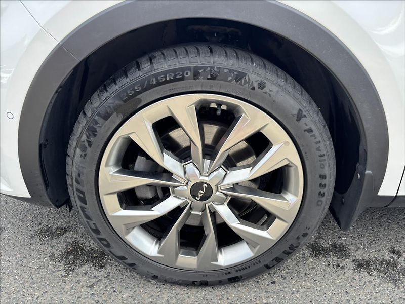 Kia Sorento 2,2 D 4x4 AT TOP ZÁRUKA 7MÍST - fotka 41 z 50