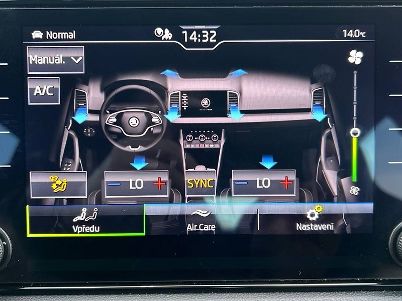 Škoda Karoq (2022) 1.5 TSI 7DSG Sportline - fotka 31 z 35